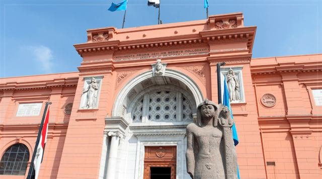 Giza Pyramids and Egyptian Museum